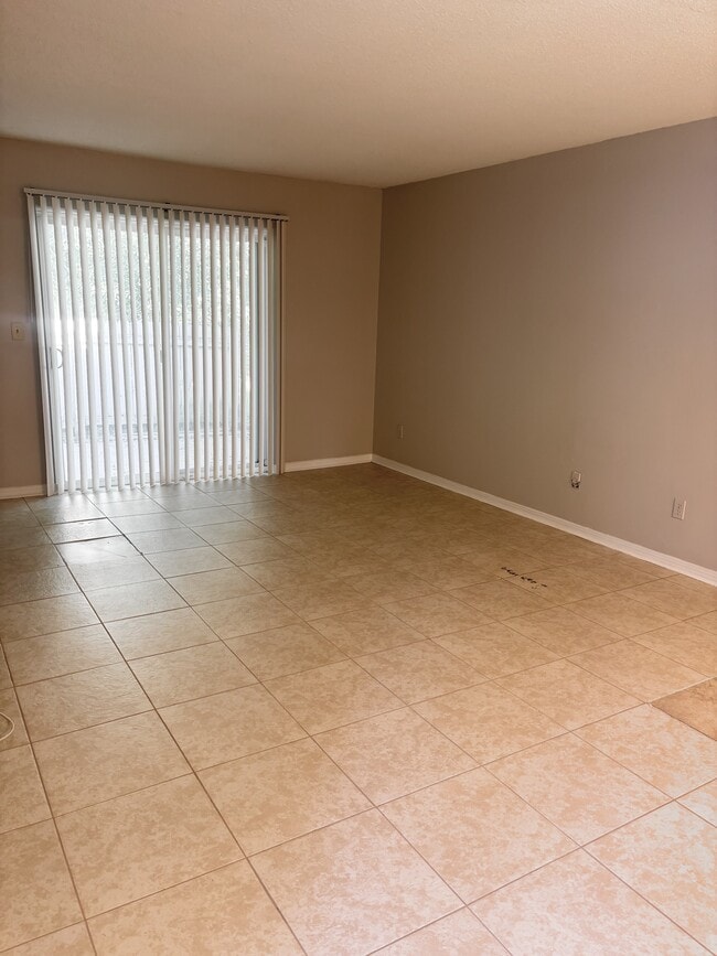 Photo - 8180 Stonebrook Dr