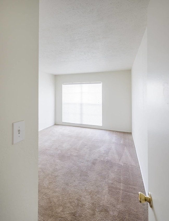 Summit West Apartments Tampa, FL