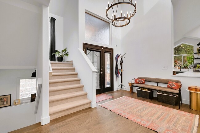 Photo - 28384 Kinnikinick Rd