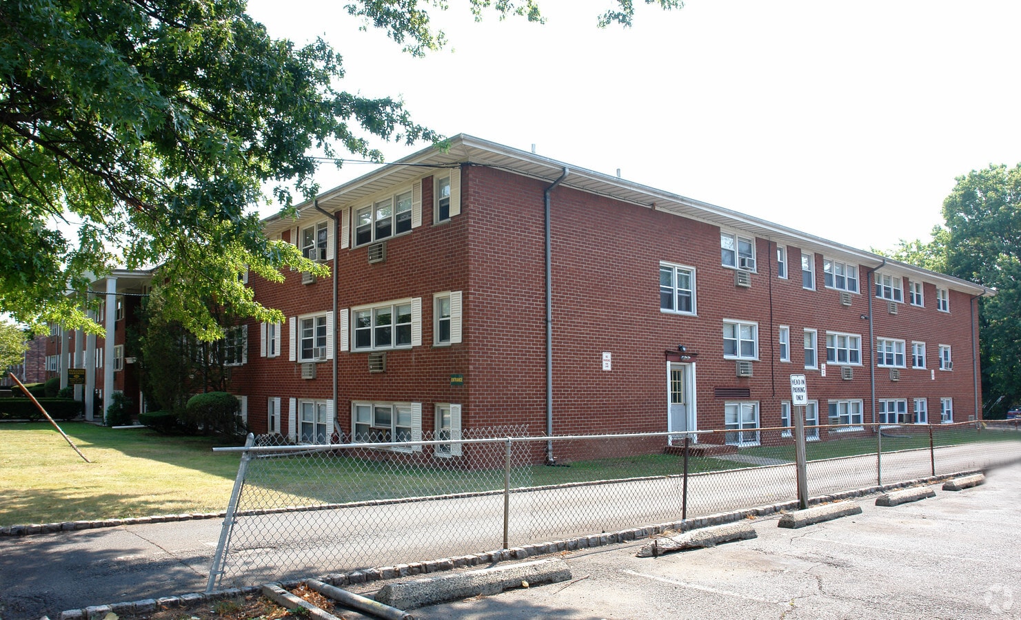 Paradise Gardens - Paradise Gardens Apartments