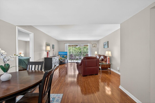 Building Photo - 225 Bonnie Blvd Unit 208 Rental