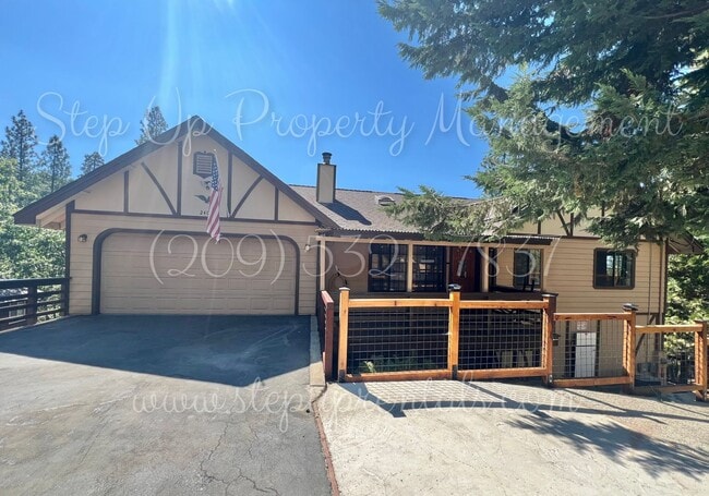 Building Photo - Cedar Ridge 3BR/3BA – Modern Luxury in a F... Rental