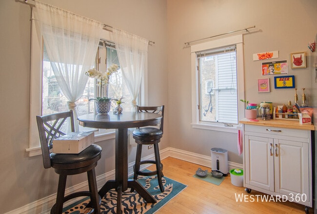 Photo - 3707 N Bosworth Ave Unit 2