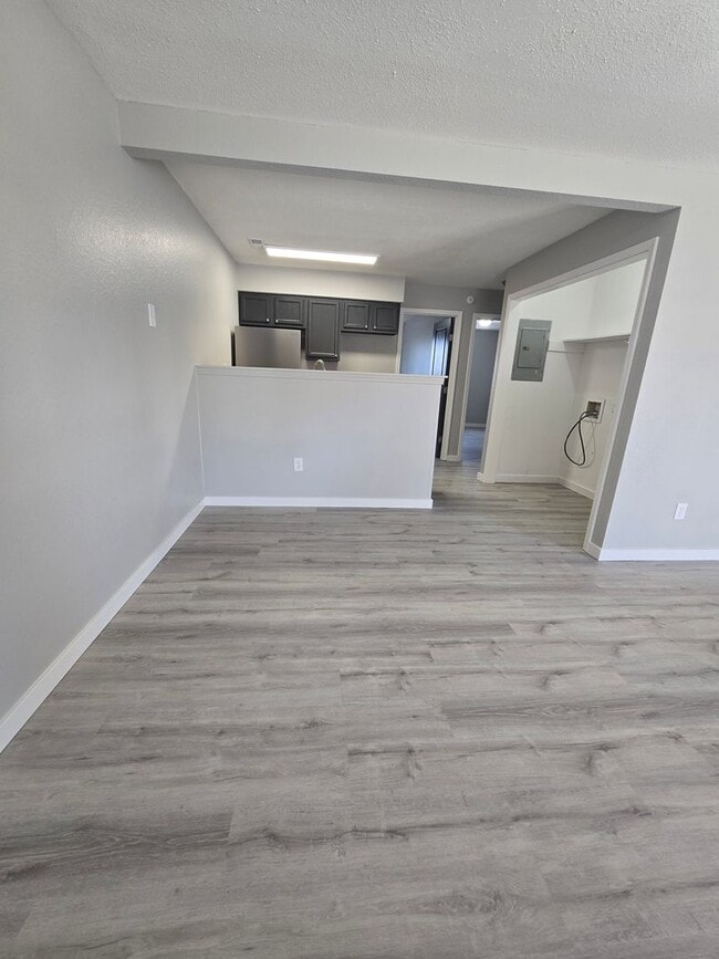 Photo - 2 Bedroom , 1 Bathroom Apartment! Unidad 33 Osage Ridge Rd #1