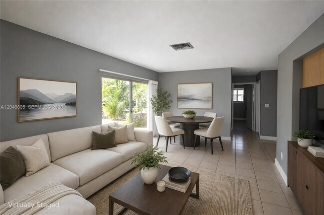 Photo - 825 SW 10th St Unit C