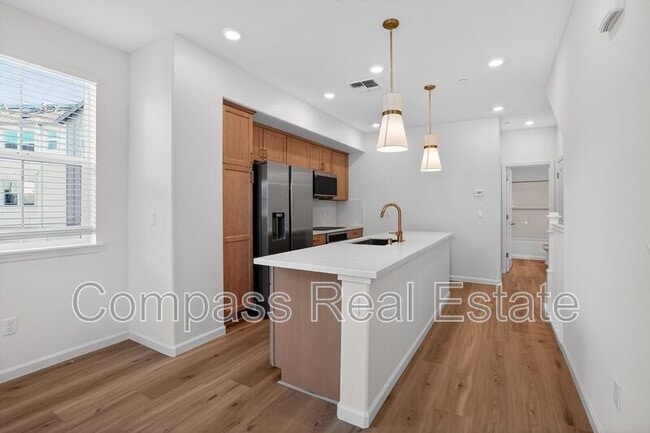 Photo - 21061 Story St