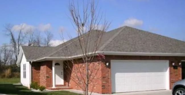 Building Photo - 2 bed 2 bath duplex Rogersville MO Rental
