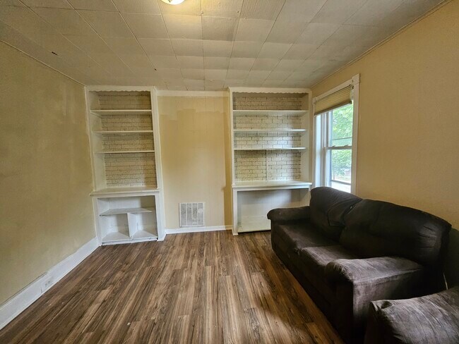 Photo - 733 Stuyvesant Ave Unit 2