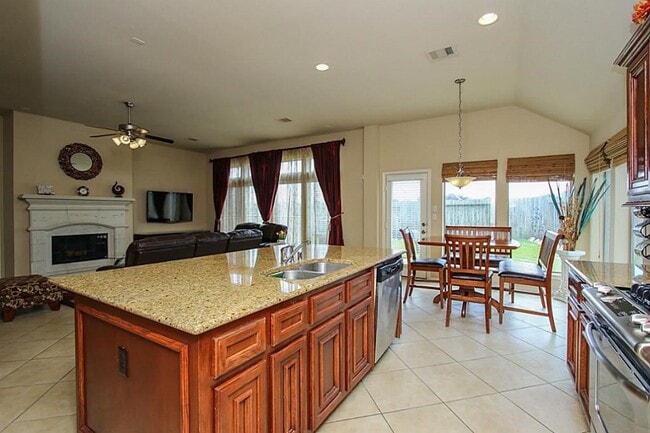 Photo - 14822 Yellow Begonia Dr