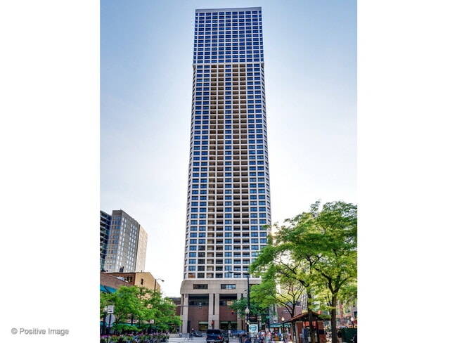 Building Photo - 1030 N State St Unit 27M Rental