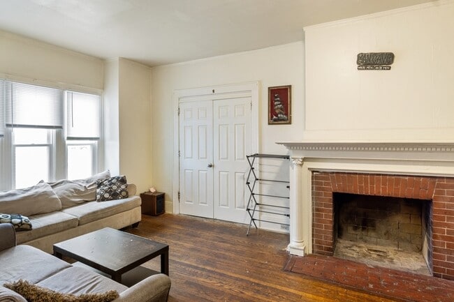 Photo - 822 Westcott St