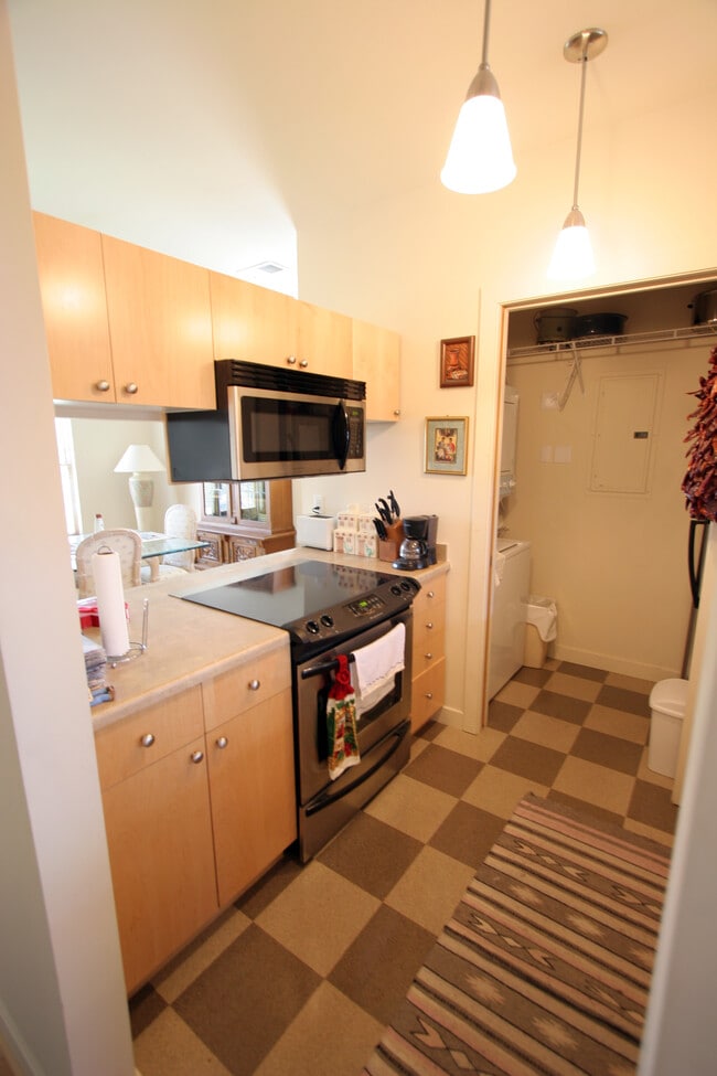 Photo - 315 Belvedere Ave SW