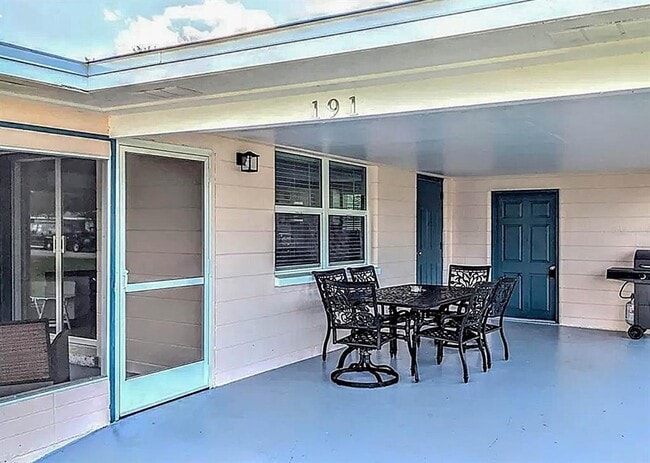 Photo - 191 E Wentworth St