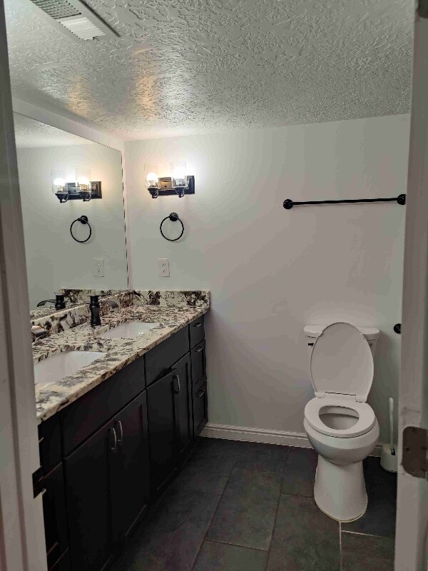 Photo - 1036 Raven Way