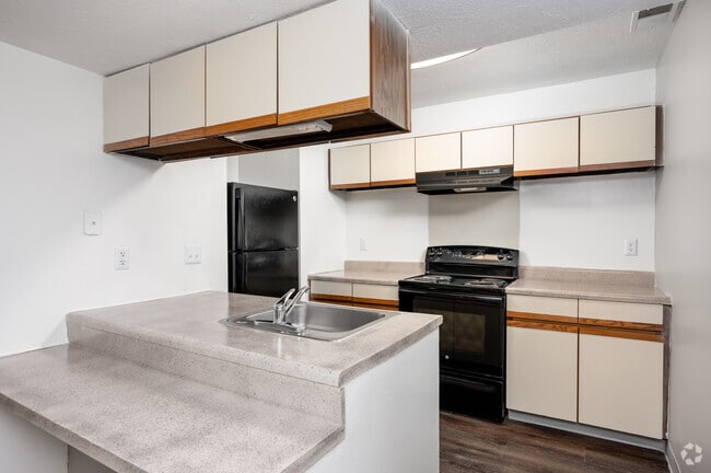 2BR, 2BA - 888SF - Kitchen
