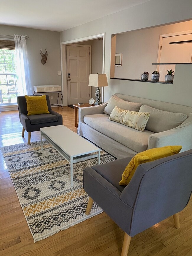 Photo - 1160 Saratoga Rd