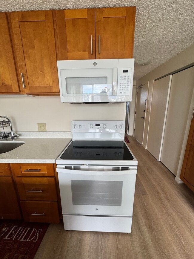 Photo - 1 Bed 1 Bath renovated with parking at Alo...