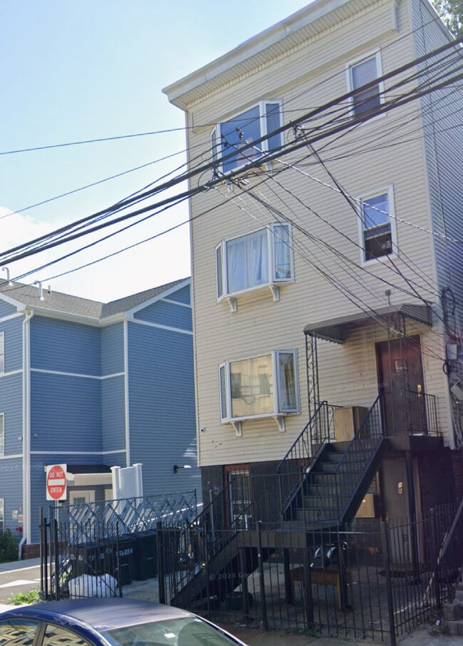 Building Photo - 54 Ravine Ave Unit 1 Rental