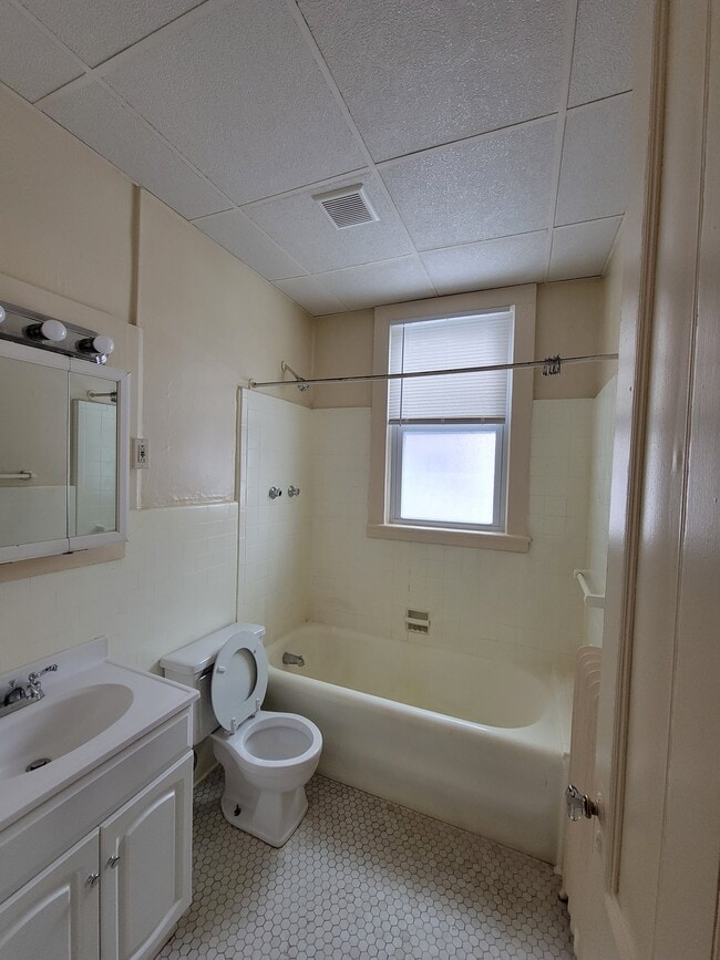 Photo - 33-35 S Goodman St.