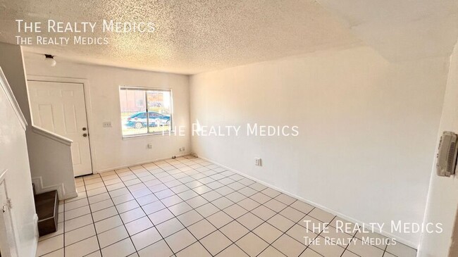 Photo - 122 Lori Anne Ln