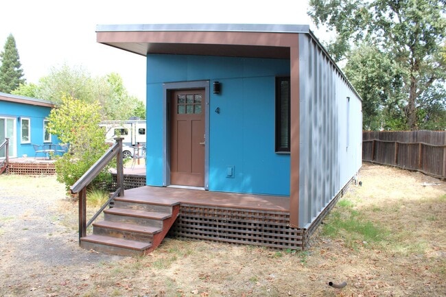 Building Photo - 6127 Old Redwood Hwy Unit #4 Rental