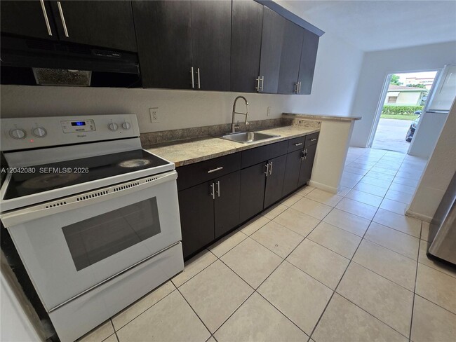 Photo - 2203 Taft St Unit B