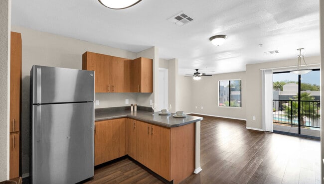 Photo - Esteban Park