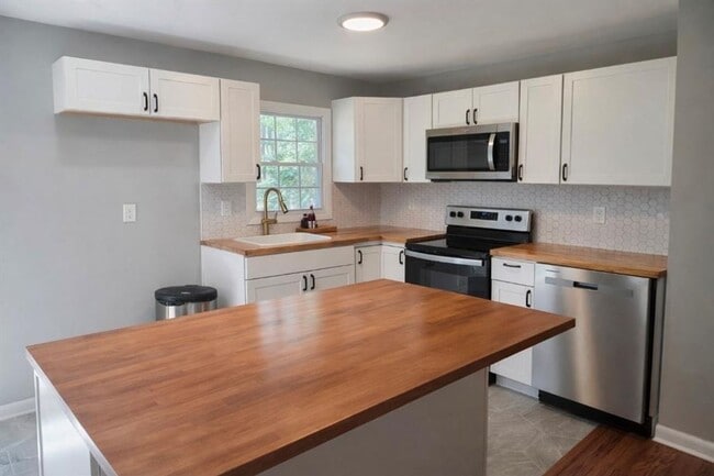 Photo - 1551 Pine Glen Cir