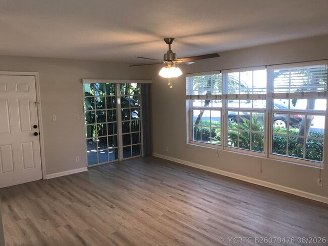 Photo - 120 N Lakeside Dr Unit Apartment 1