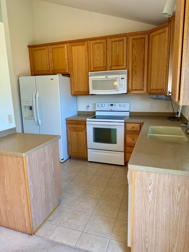 Photo - 10872 Potter St
