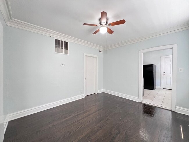 Photo - 8856 S Lowe Ave Unidad 2R
