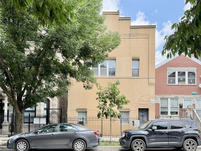 Building Photo - 2040 W 19th St Unit 2