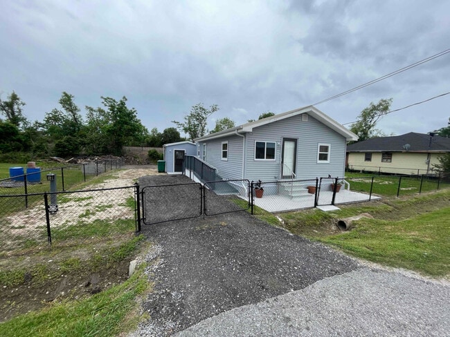 Building Photo - 333 California St