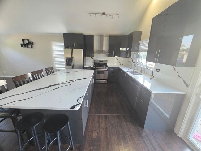 Photo - 302 Barton Ct