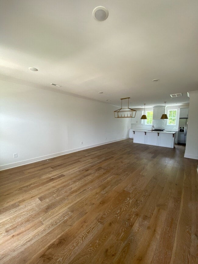 Photo - 2033 Maple View Ln