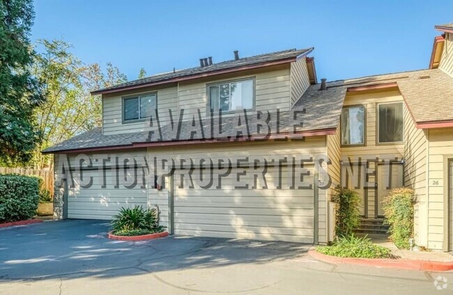 Building Photo - Central Roseville- Townhome - 2 Bed, 1.5 B...