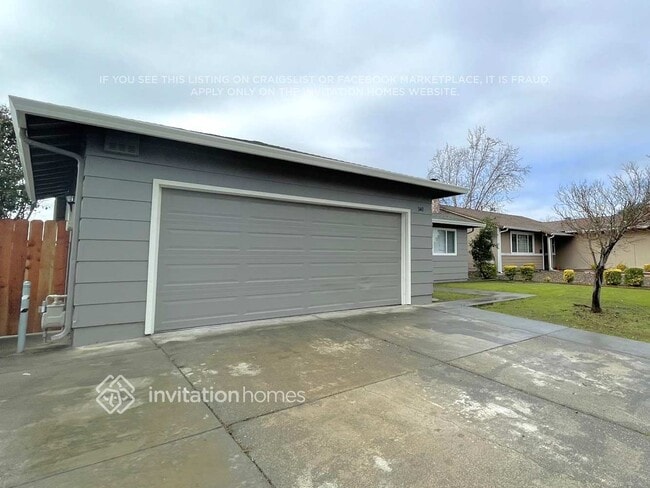 Photo - 340 Pembroke Dr