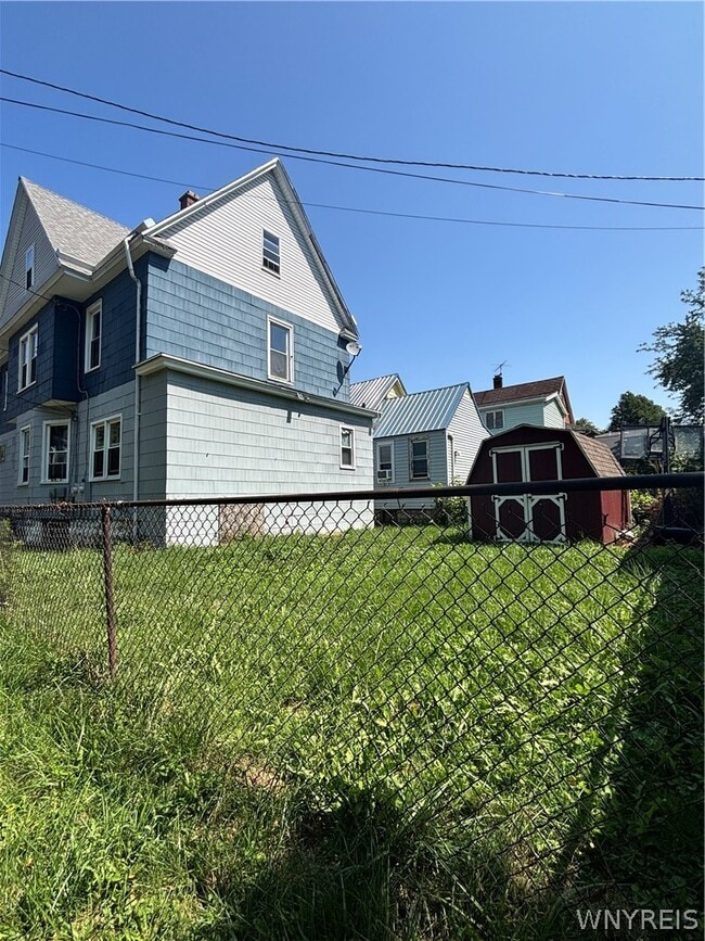 Photo - 215 Ludington St