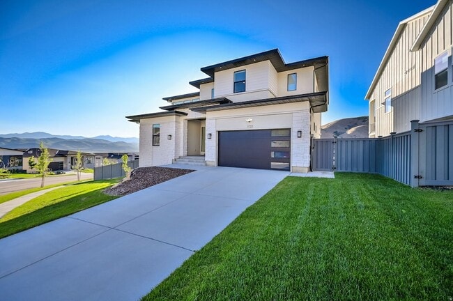 Photo - 1722 Oakridge Cir