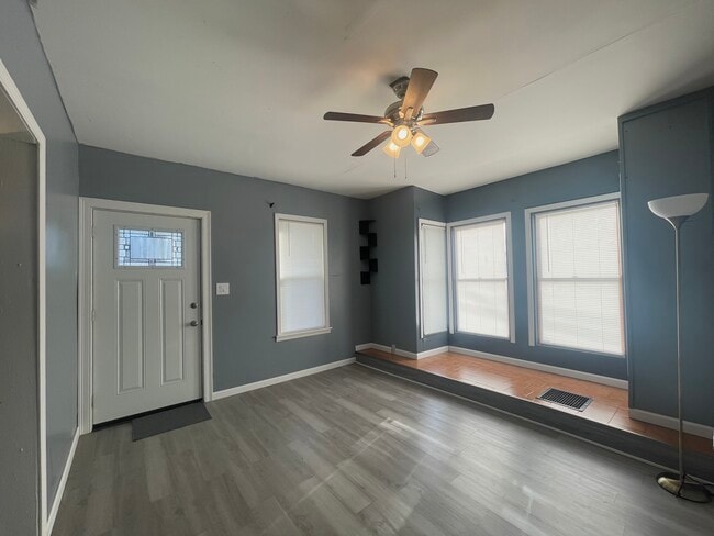 Photo - 1934 Butterfield Ave