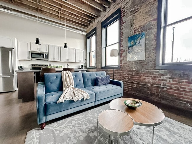 Photo - 605 W 4th St N Unit SI ID1352443P