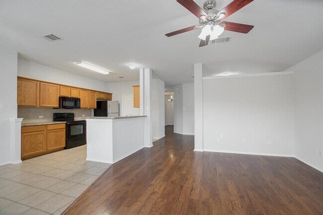 Photo - 906 Washburn Dr