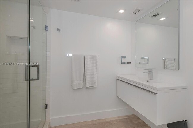 Photo - 2301 Collins Ave Condo Unit 1505