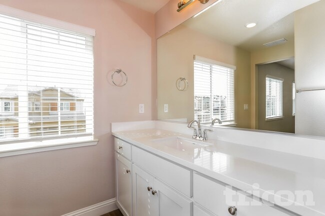 Photo - 2567 Gold Brk St