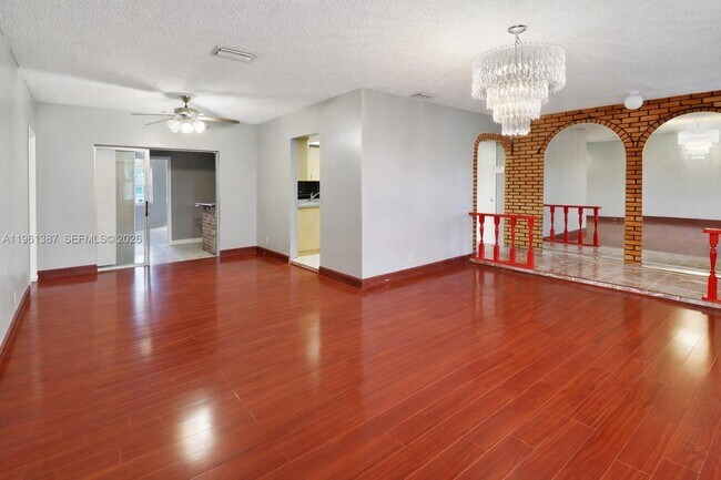 Photo - 3241 NW 40th St