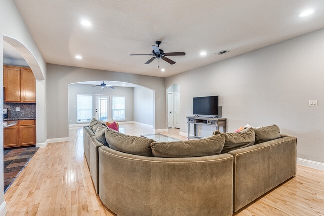 Photo - 2700 Merida Ave