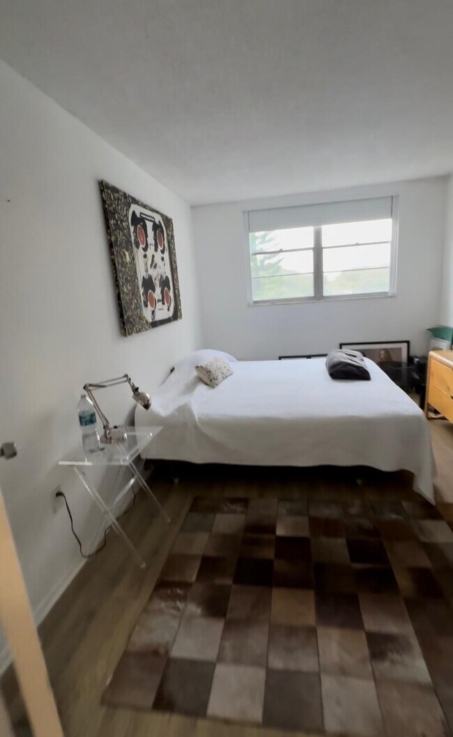 Photo - 12500 NE 15th Ave Unidad 406