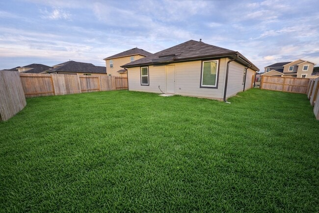 Photo - 40821 Hawthorne Glades St