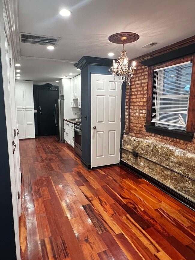 Photo - 2437 N Francisco Ave