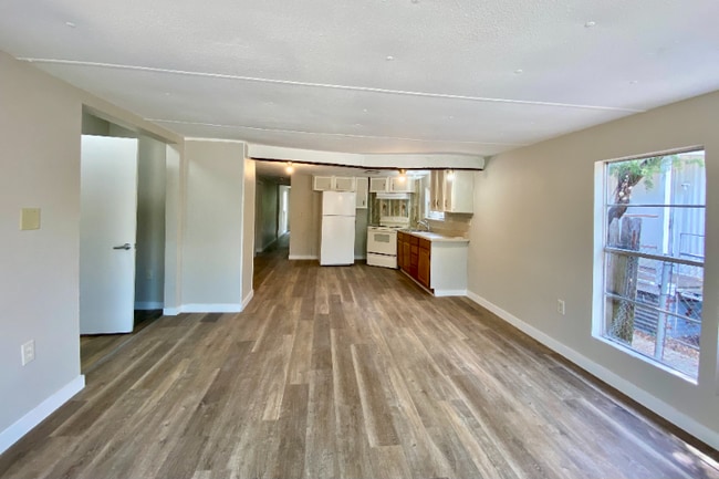 Photo - 109 Harmons Way